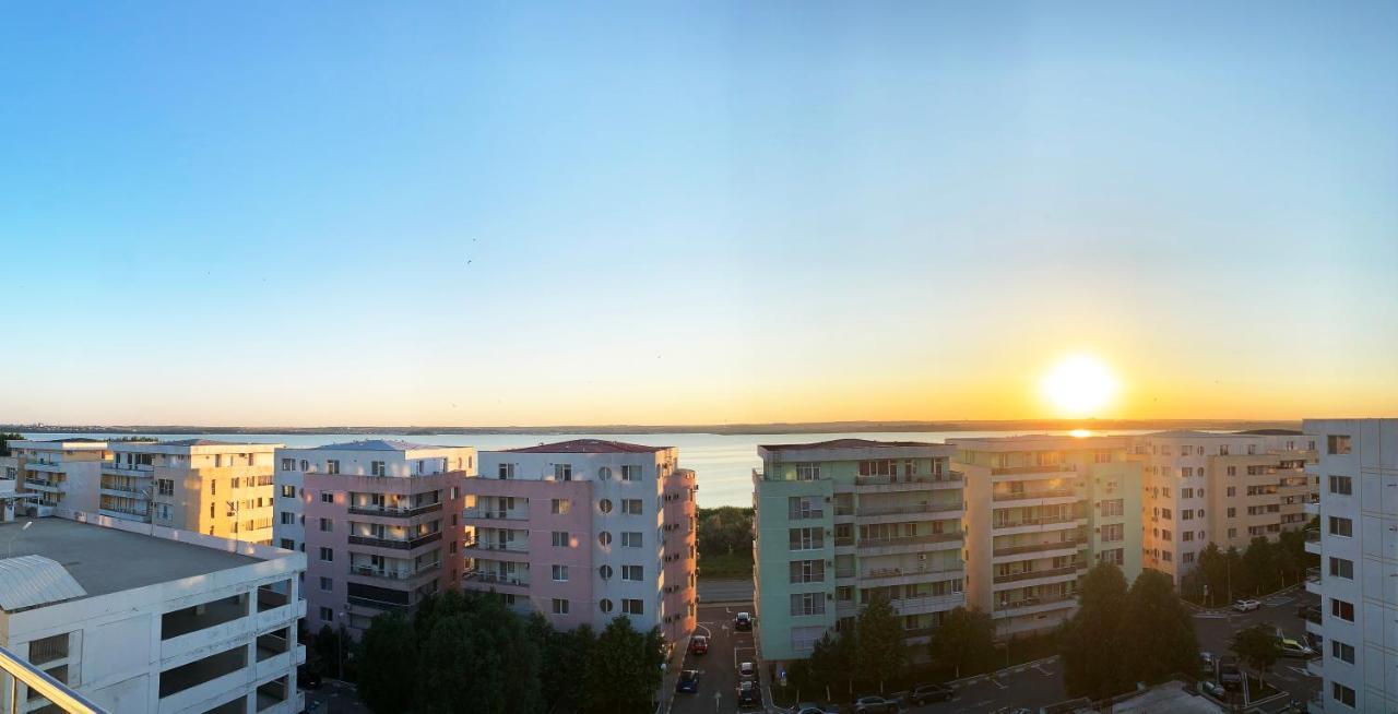 Summerland Vibe Mamaia